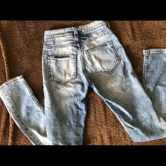 H&M High Waisted Washed Out Skinny leg Jeans - Picture 2 of 5